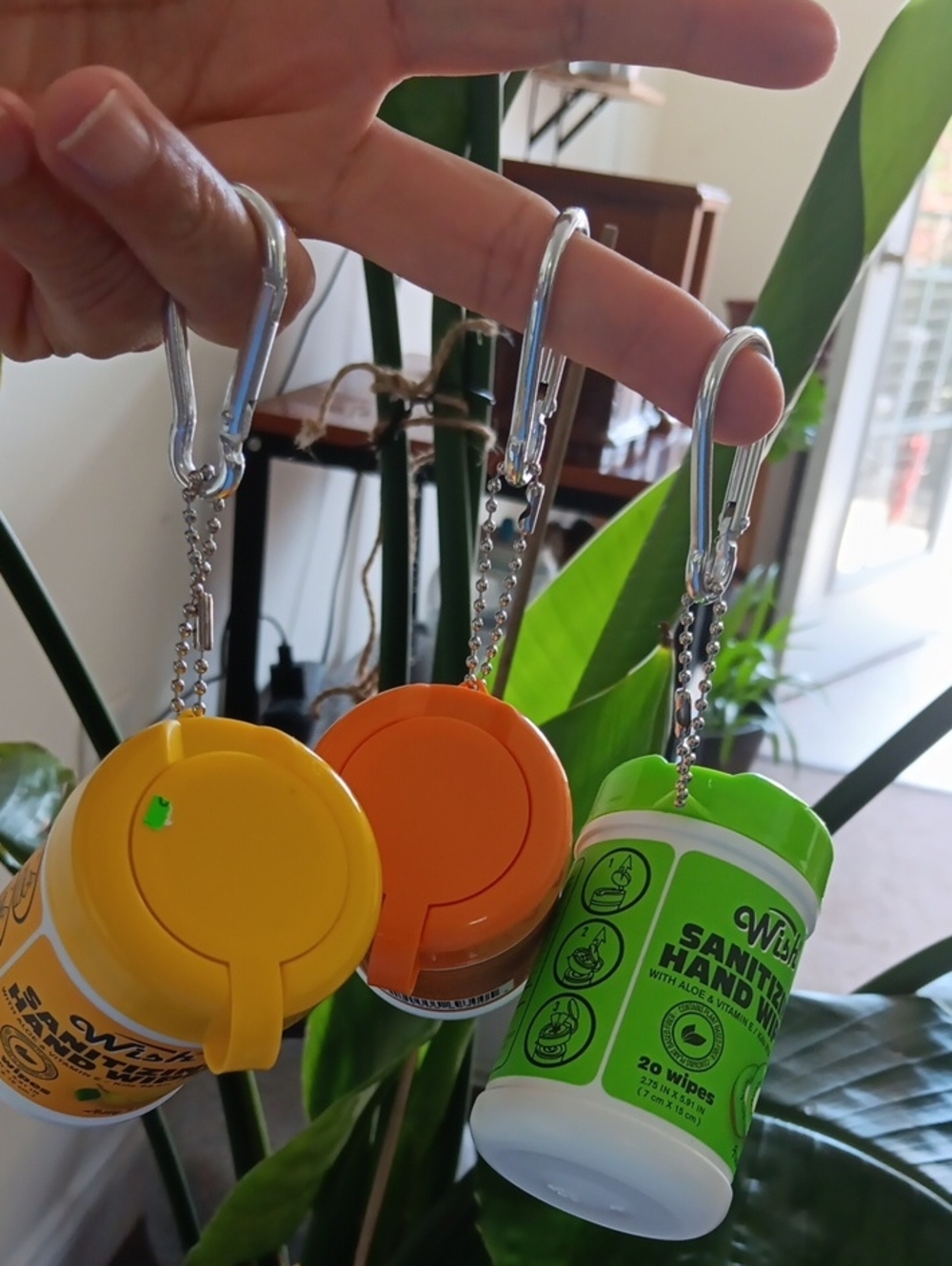 Wish Sanitizing Wipes with Hook and Chain Lemon Orange Kiwi